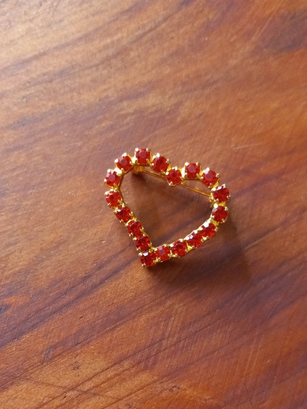 Vintage Gold Tone Ruby Red Rhinestone Open Heart Pin Brooch